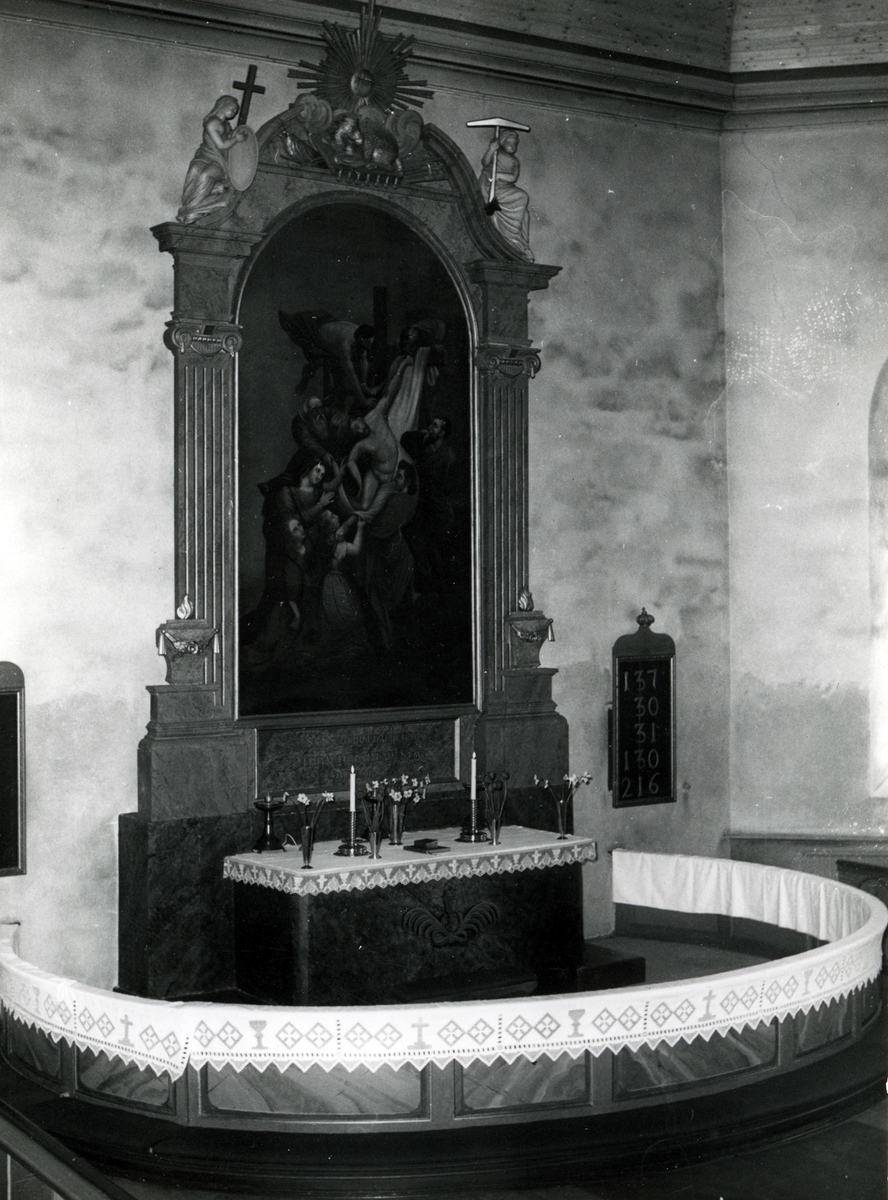 Altaret i Kristdala kyrka innan restaureringen 1962.