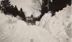 Mye snø etter snøstorm i Trondheimsveien i Eidsvoll mars 193