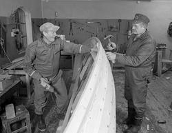 Bygging av fløterbåt (Flisa-båt) Nov. 1984. Glomma fellesflø