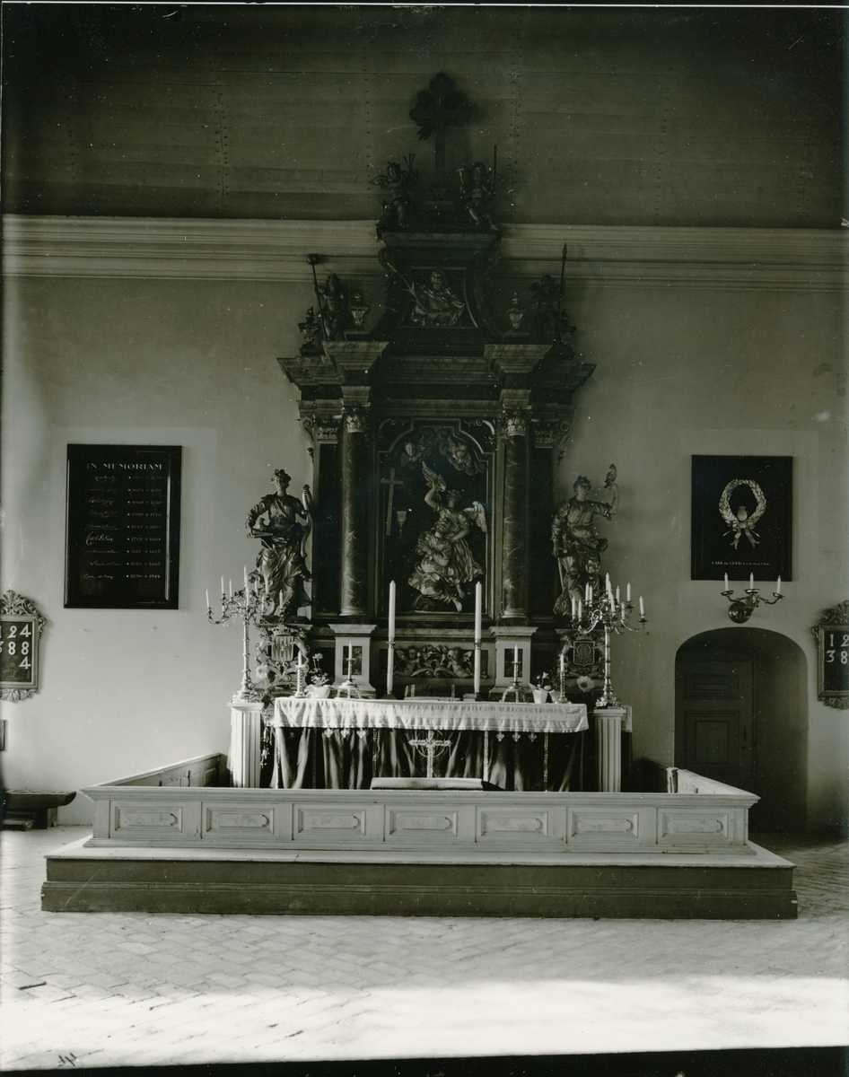 Altaret i Lövstabruks kyrka, Uppland