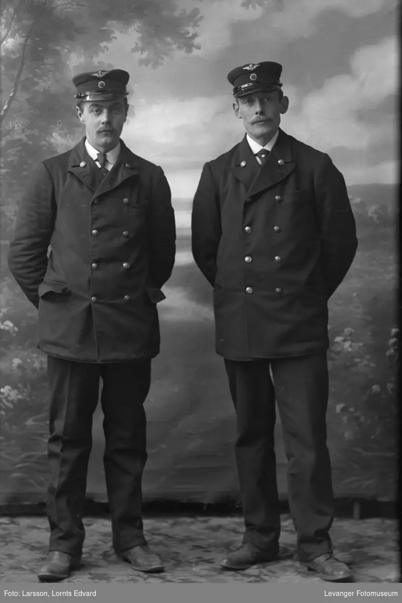 To menn, ansatte i jernbanen, Norges Statsbaner.