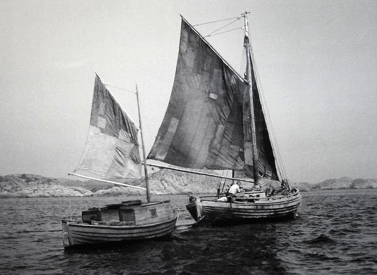 Two smacks with full sails. Ca. 1940.