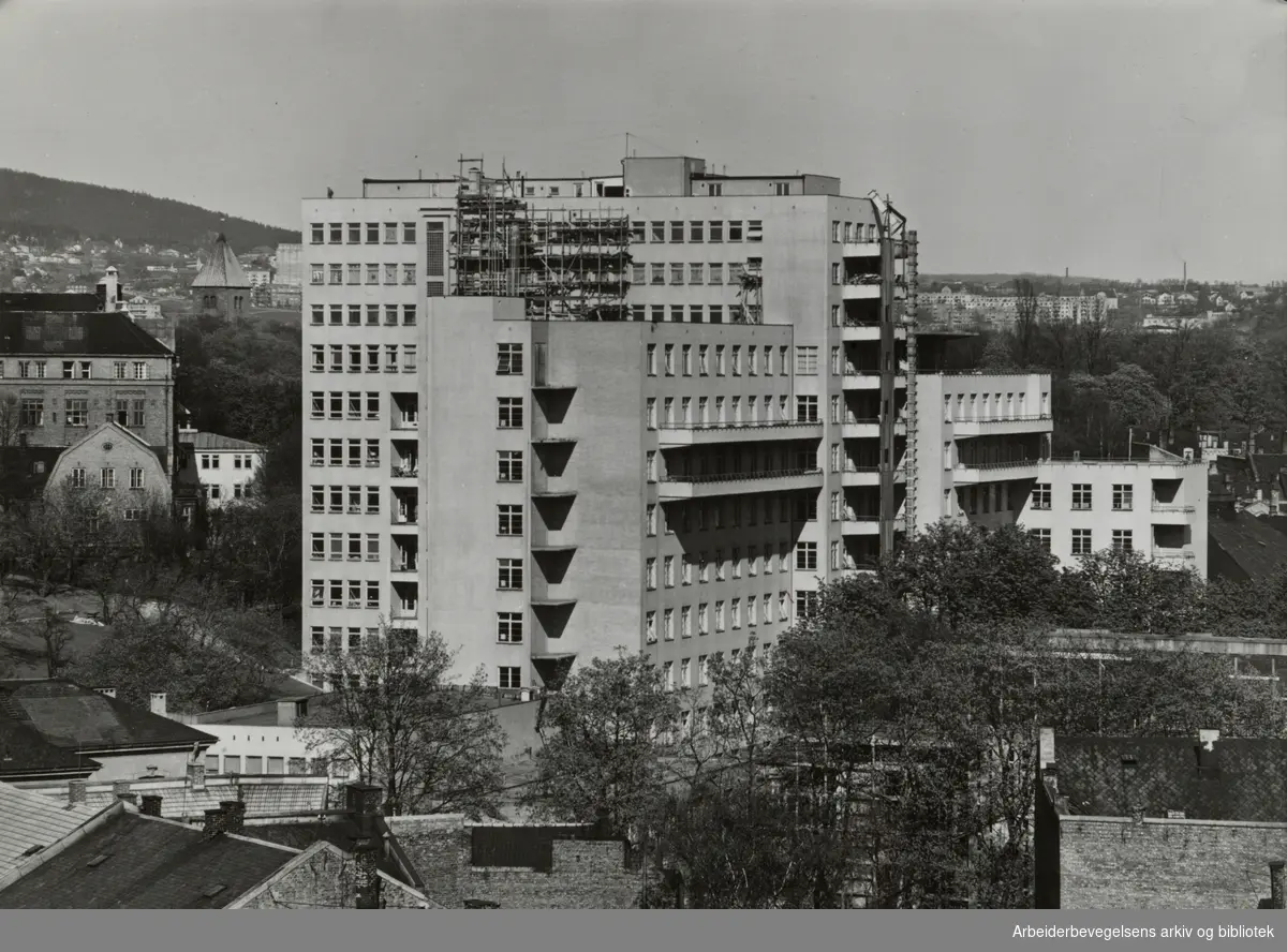 Rikshospitalet under bygging. 1956