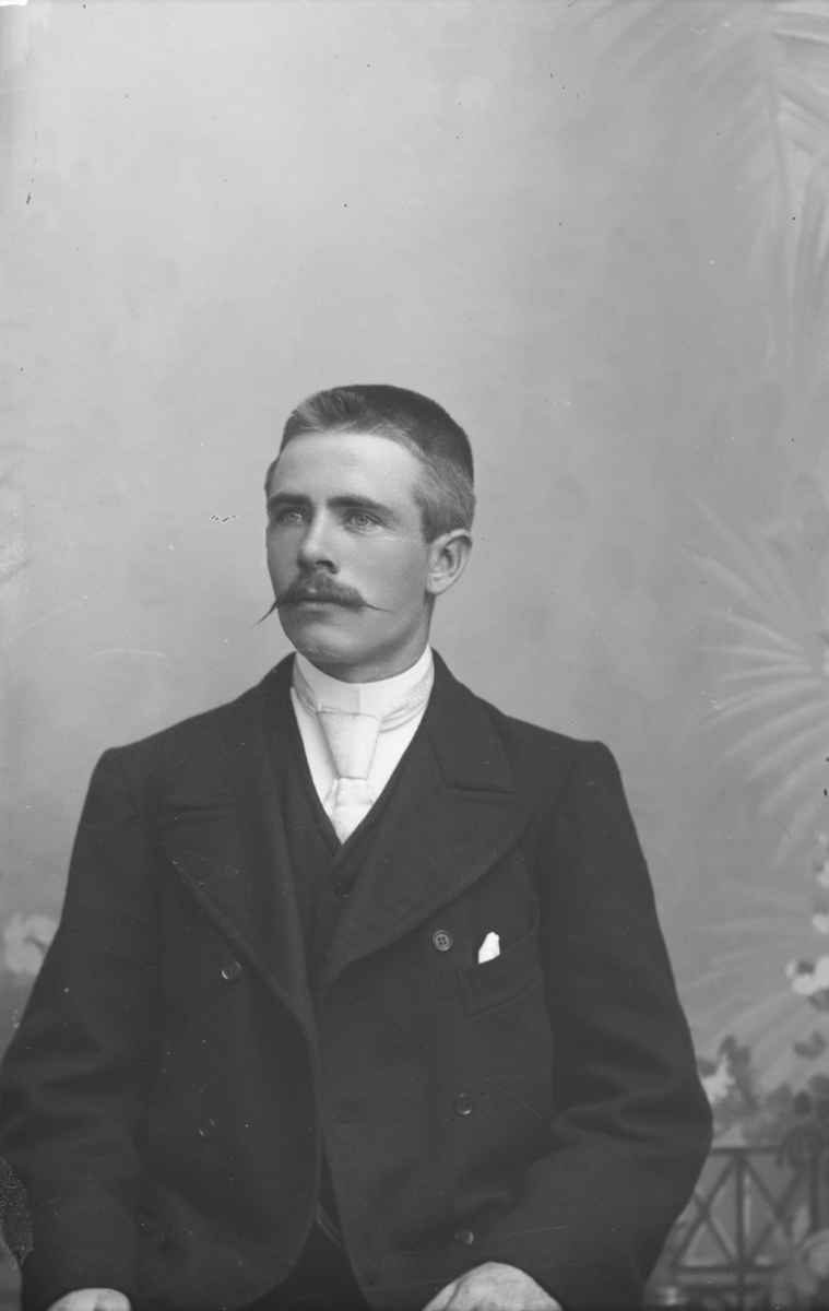 Portrett av H. Johansen