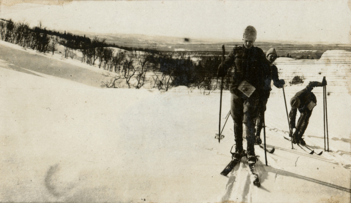 Soldater på skidor.