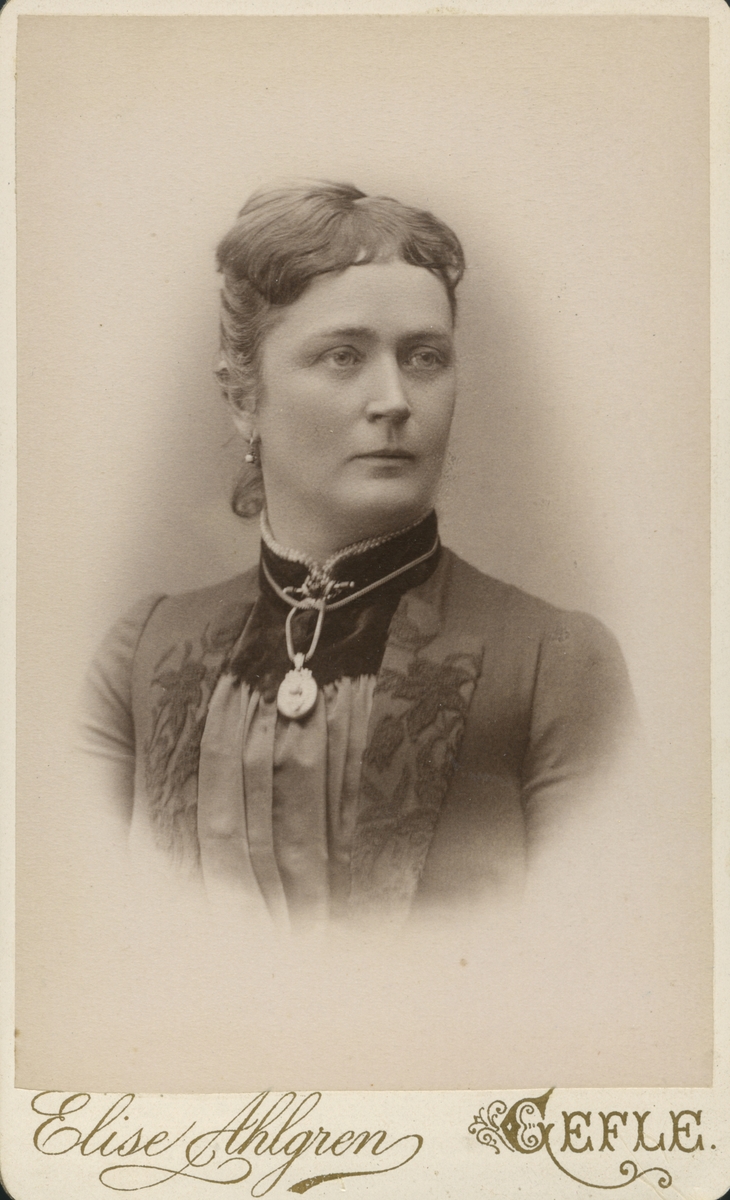 Fru Charlotte Andersson.