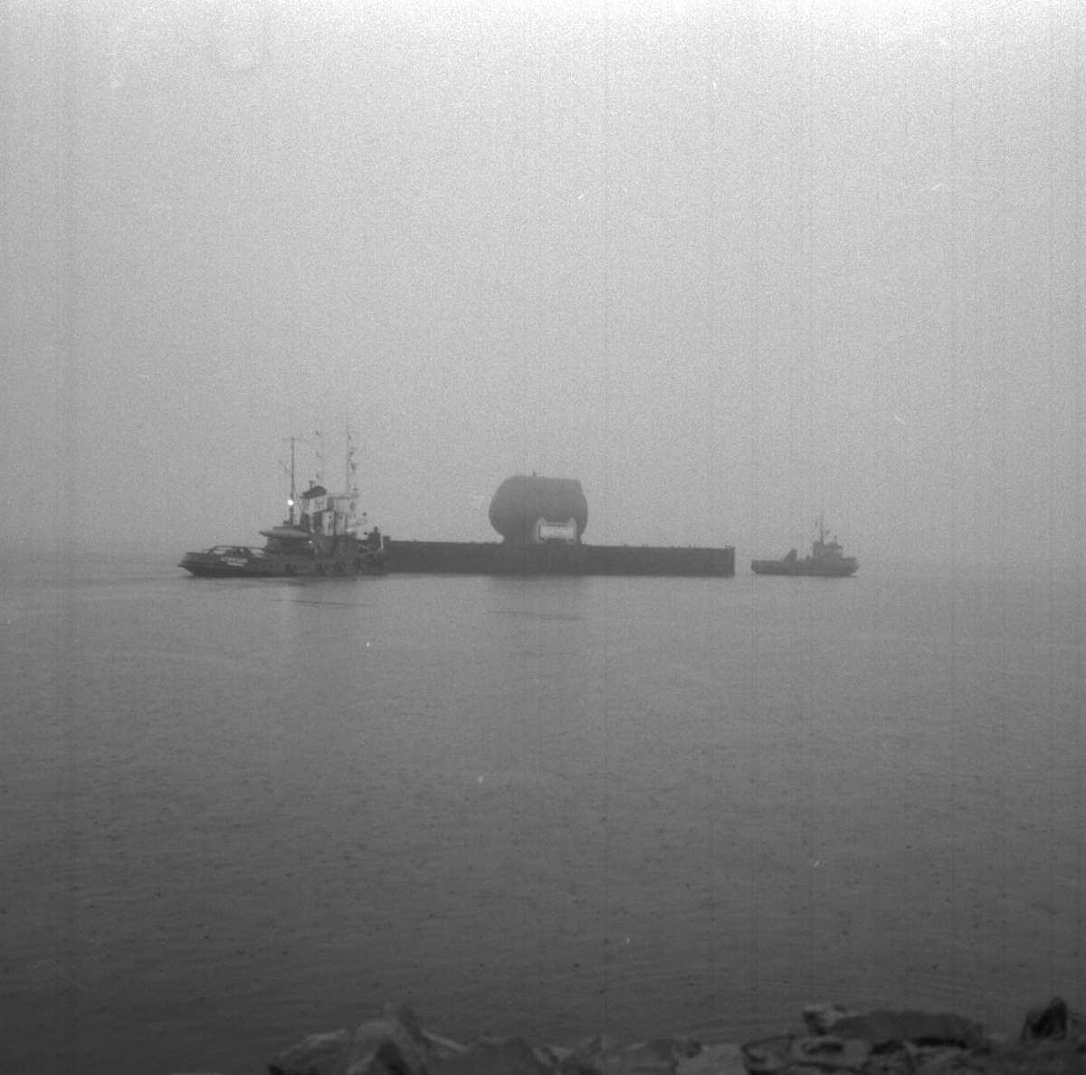 Västergötland
Lyft och transport av ubåtssektion\\\\anm. neg ingår i en serie om 32 st varav två scannats, detta är neg nr V 102246 /gp