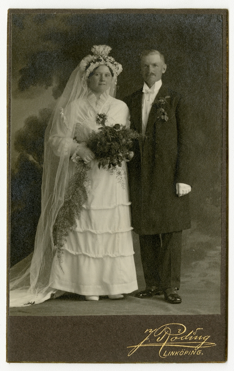 Bröllopsfoto av David Svensson och Selma Schwartz, 1916. - Armémuseum ...