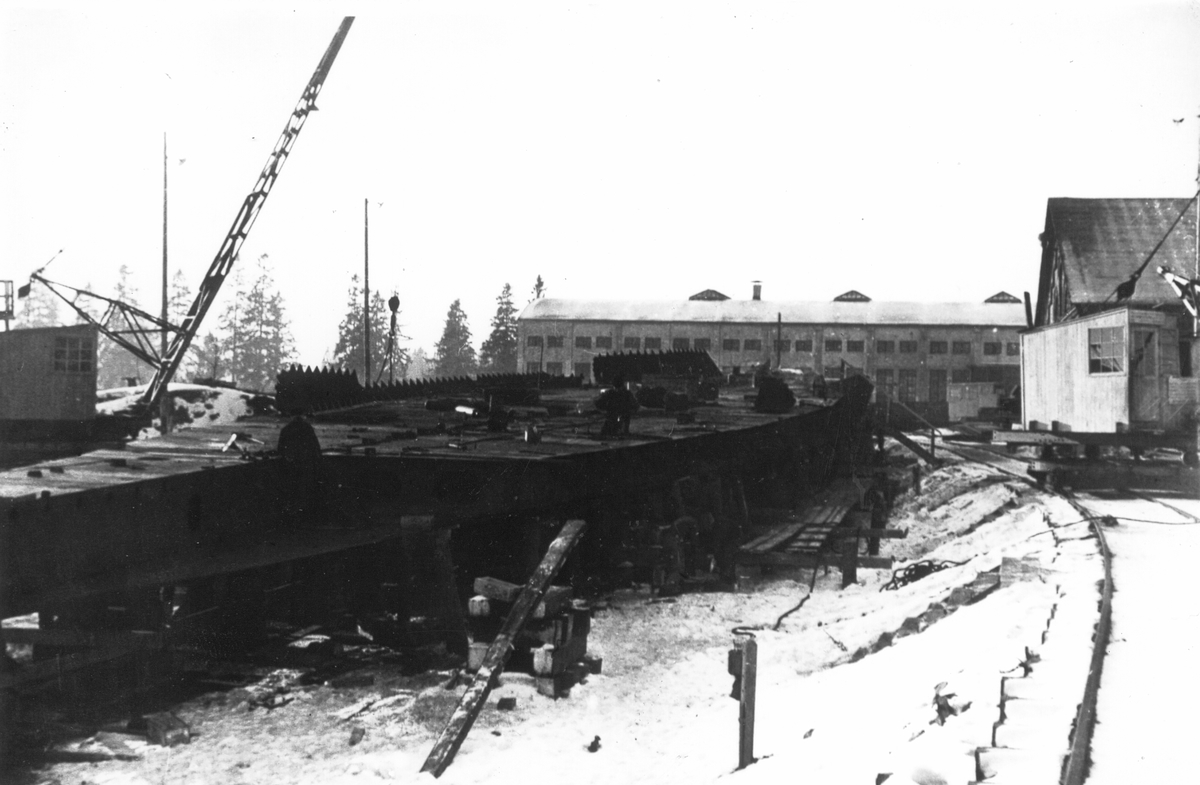 Utläggning av botten med ballasttankar, vid Gävle Varv.