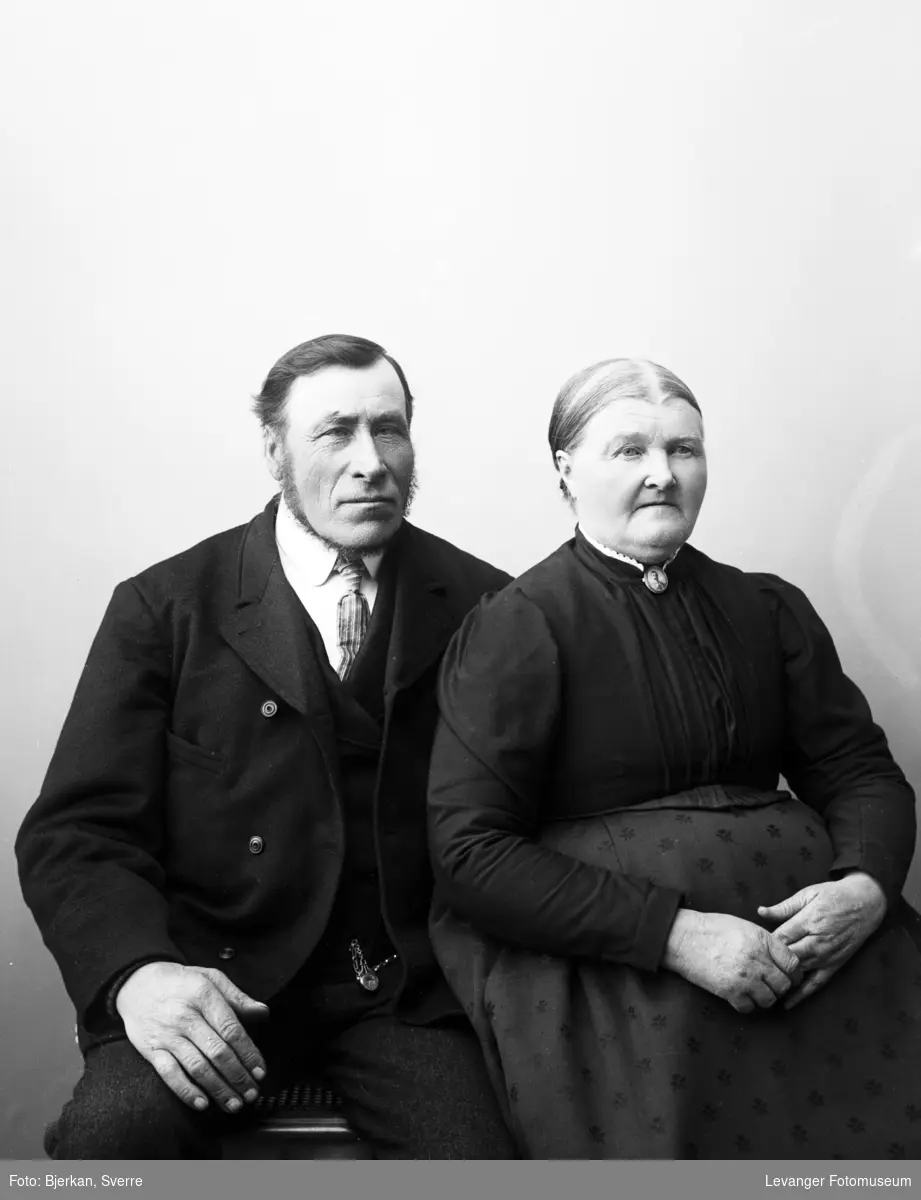 Portrett av ekteparet Einar og Ingeborg Hokling, Åsen, Levanger