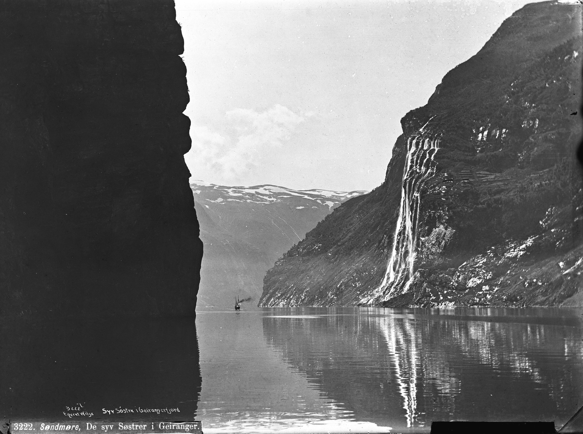 Prot: Søndmøre De syv Søstre Geiranger - Norsk Folkemuseum / DigitaltMuseum