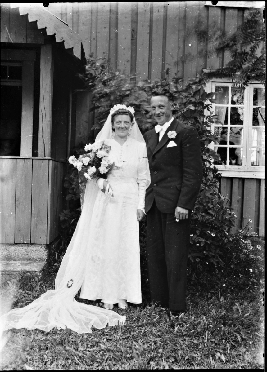 Brudeparet Stentvedt, Asserøya, Vallersund