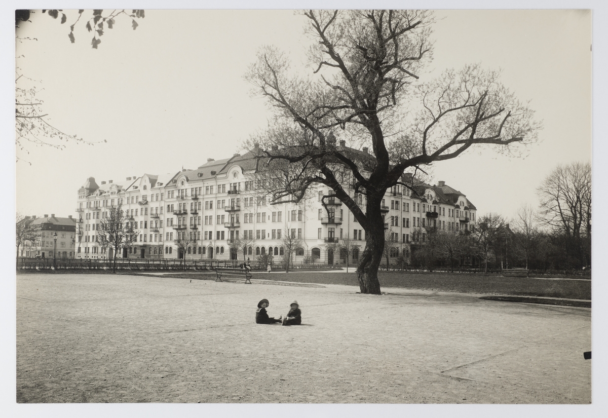 Oskarsparken.
Bilden tagen omkring år 1900.