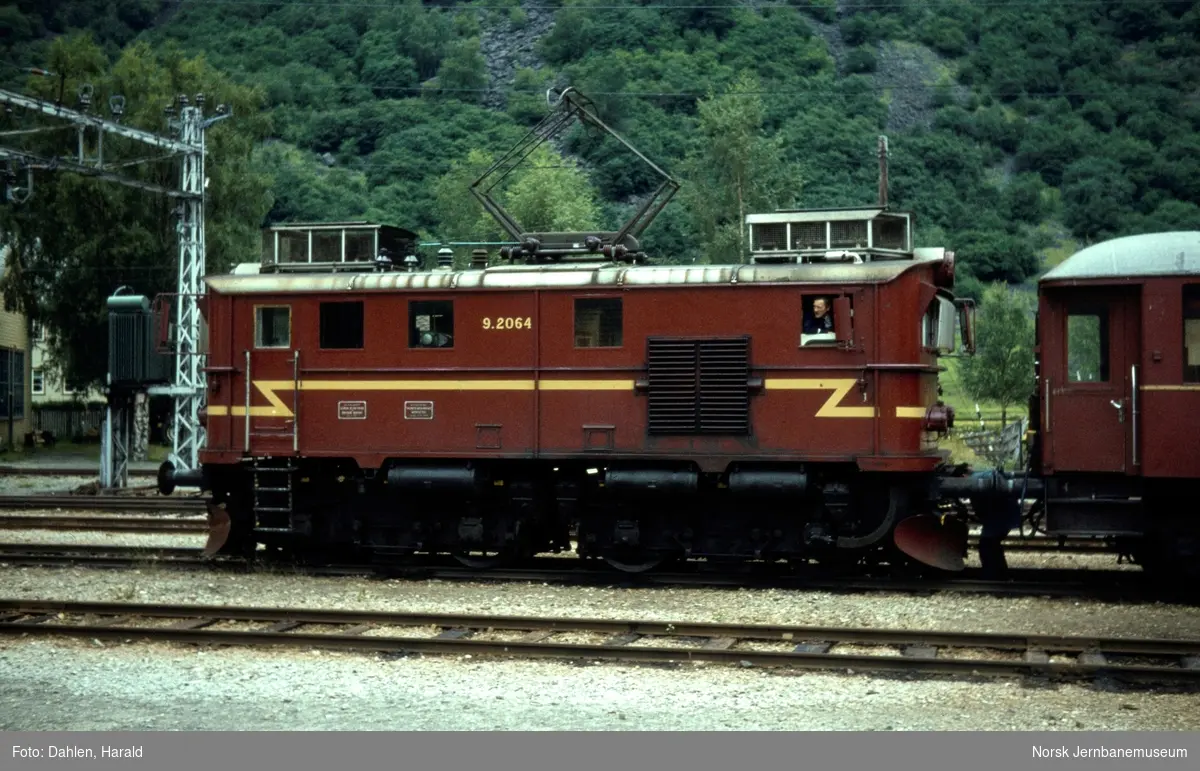 Elektrisk lokomotiv El 9 2064 på Flåm stasjon