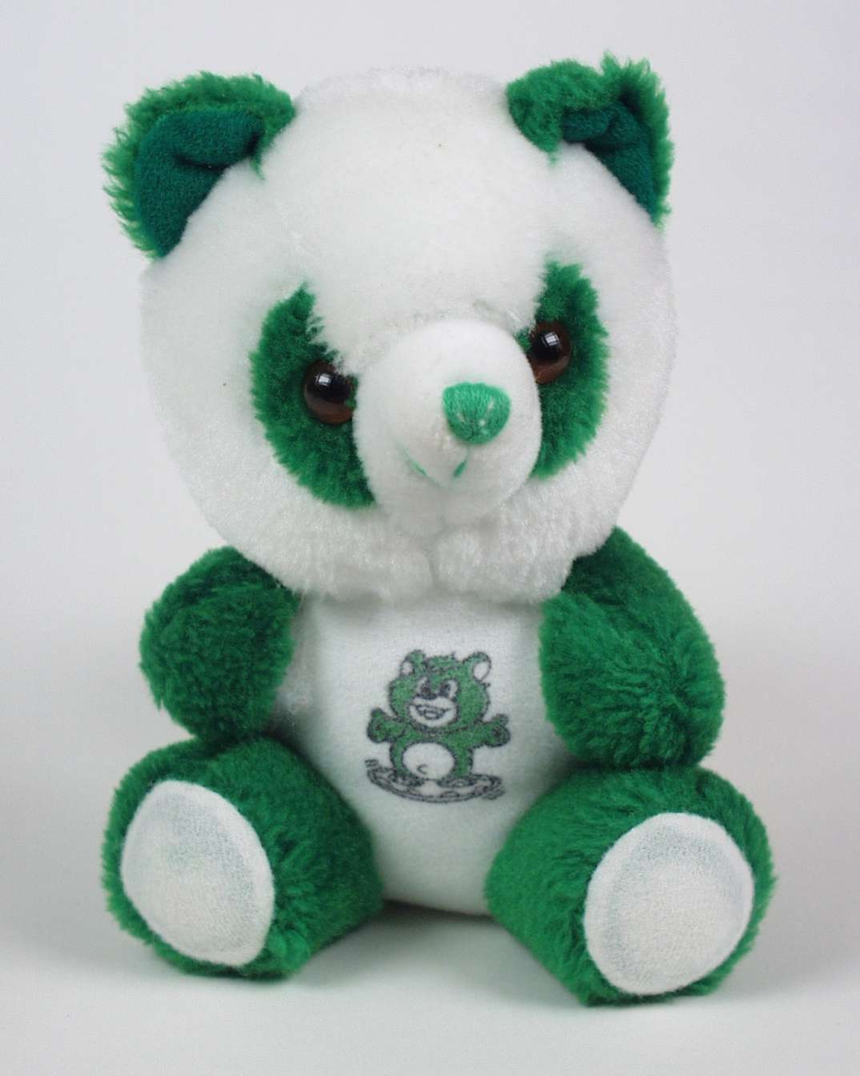 Grønn og hvit panda med flosset pels.