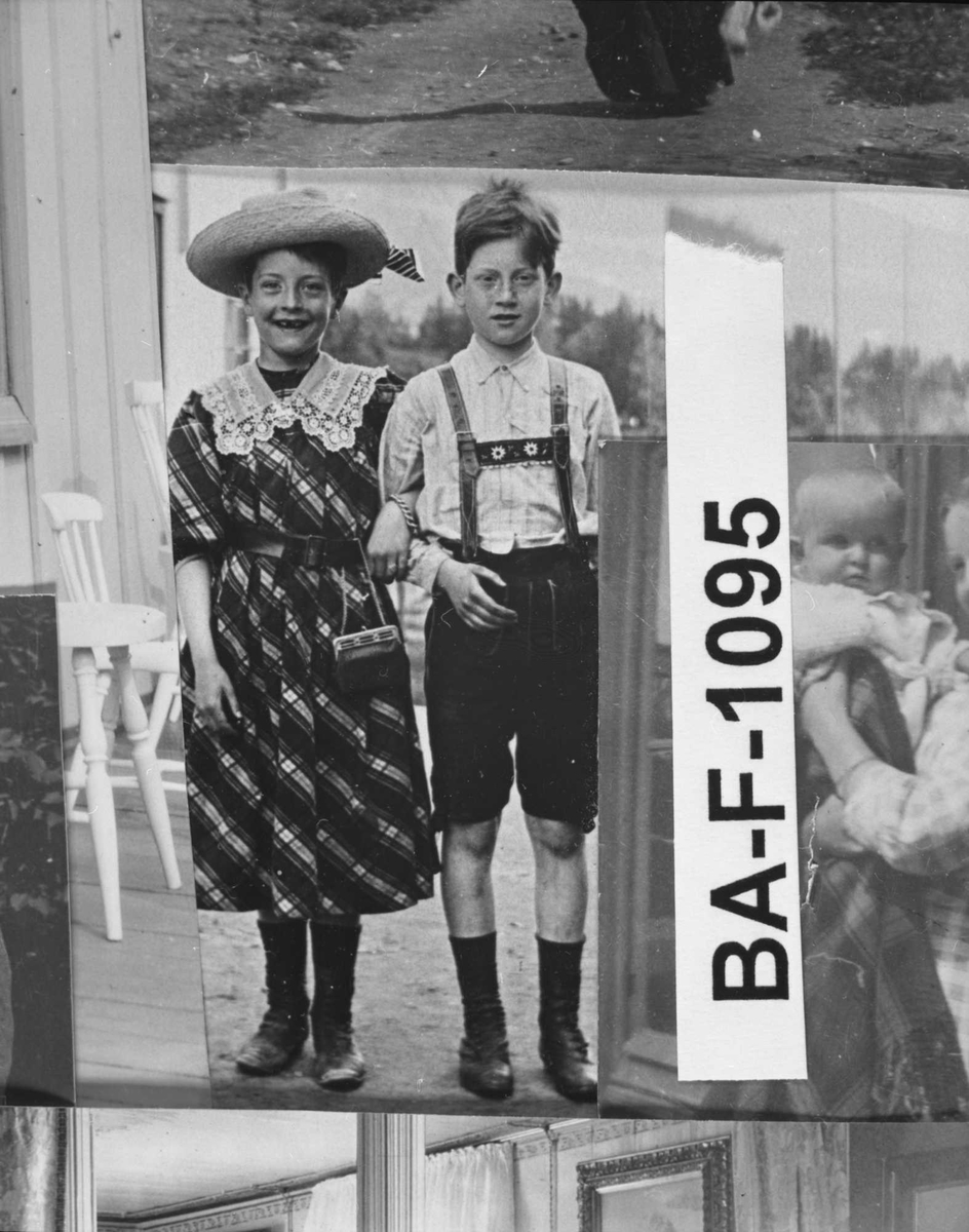 Diverse fotografi innrammet med eikeramme. Den er dekorert med metallriller.