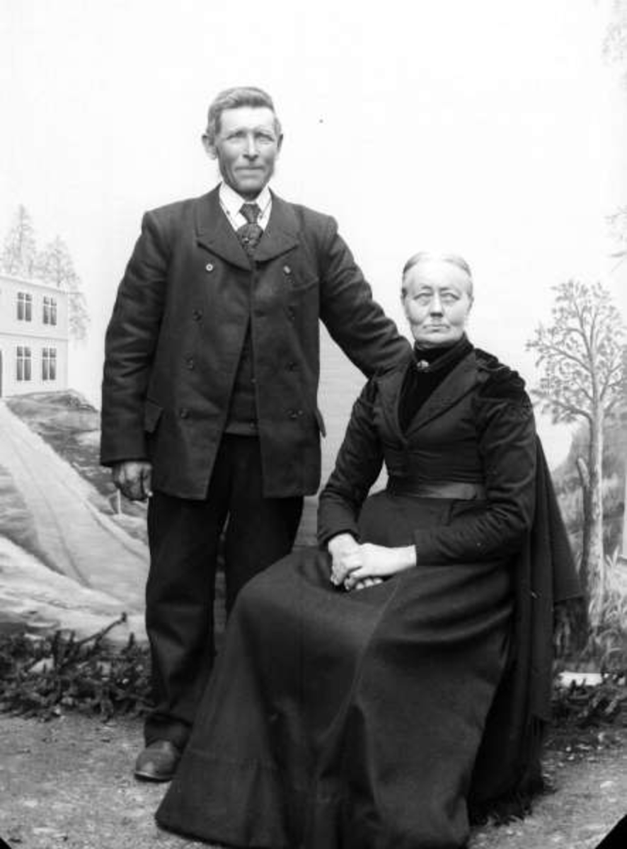 Pro: Johannes Rusten med kone. 12.05.1906. Gruppebilde, ektepar.