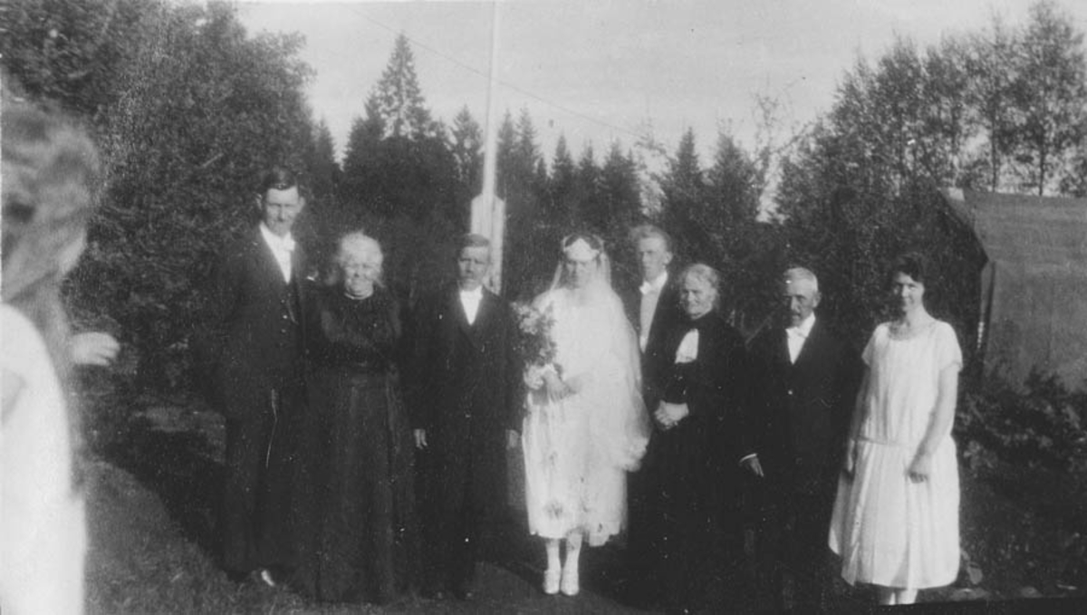 Bryllupet til Margit og Asbjørn Simensen. 8 personer.