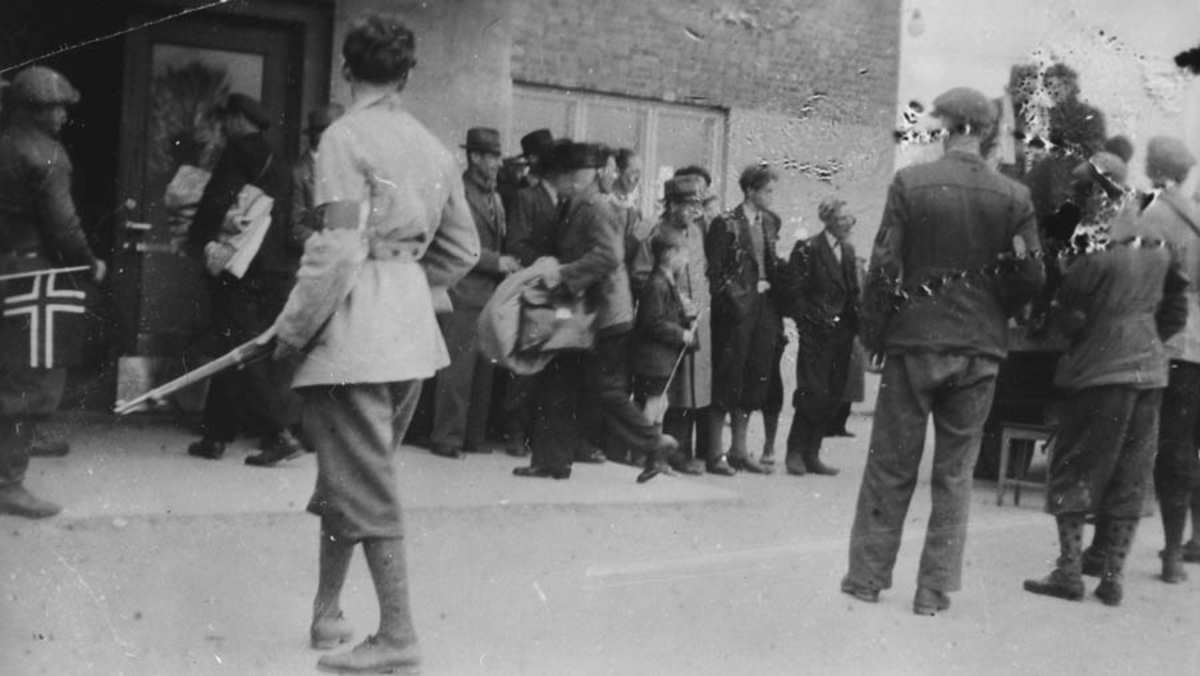 Hjemmefronten arresterer fanger våren 1945