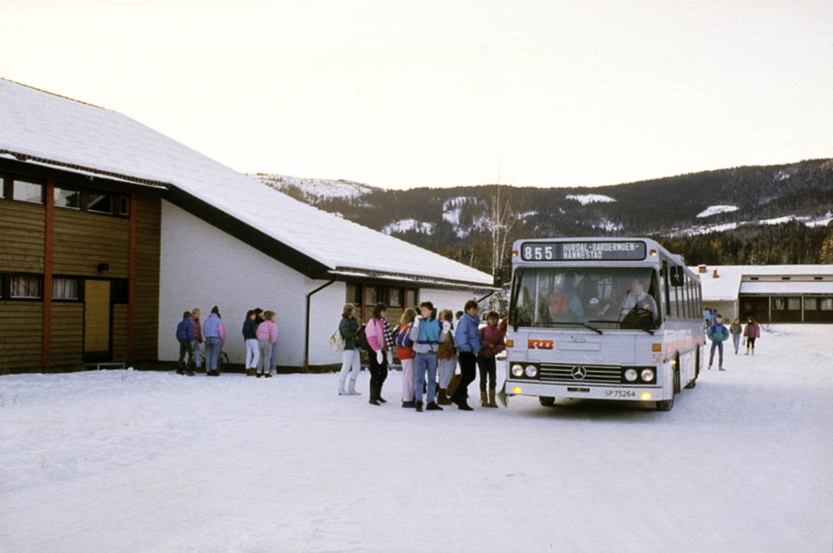 Skolebusstransport ved Hurdal ungdomsskole.