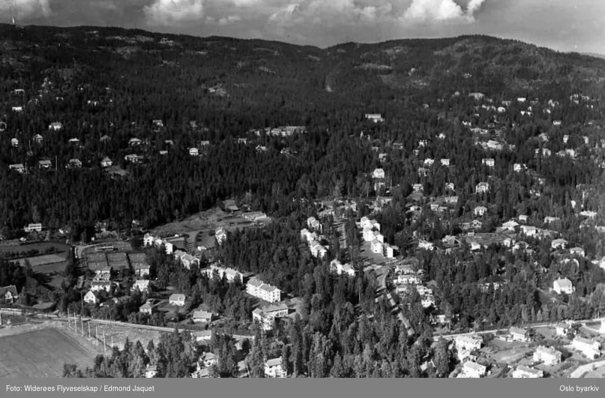 Holmen, Stasjonsveien, Holmenkollveien, Gressbanen (Flyfoto)