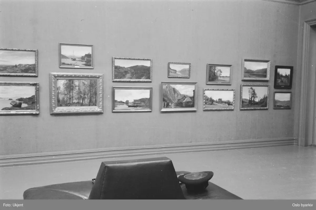 Fra Amaldus Nielsens malerisamling i Oslo Kunstforenings lokaler på St. Olavs plass 5. (Gitt som gave til Oslo kommune fra familien i 1933, idag plassert på Stenersenmuseet.)