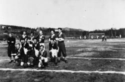 Gruppebilde: Eidsvåg fotballag.