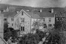 Diakonisse Hanna Ræstad sitt barndomshjem. Rastad-Petterseng