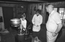 Olsok på Romsdalsmuseet. .Holmemstranda bondekvinnelag er ak