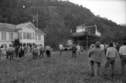 Fergen Mardøla fraktes til Eikesdalsvatnet.