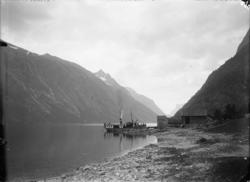 M/S Eikesdal ved steinvoren i Eikesdal