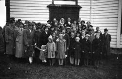 "Bryllup i Gjendemsvorpa. I.Iversen"..(A001)