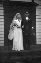 "Bryllup i Gjendemsvorpa. I.Iversen"..(A001)