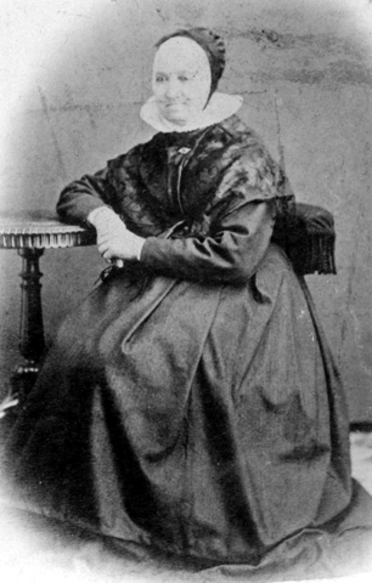 Portrett, Juliane Øverkværn (1813-1904) født Stor-Deglum, Furnes.