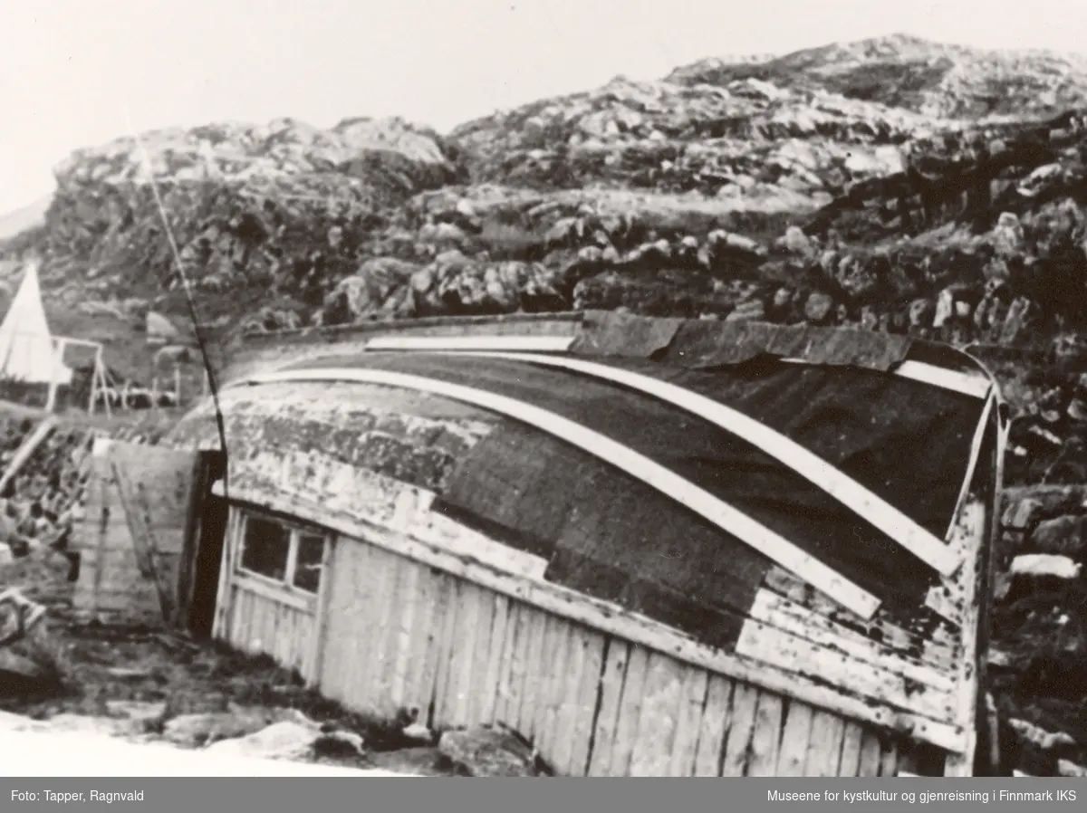 Båthus i Tufjord like etter siste verdenskrig.