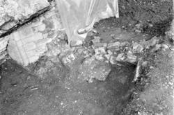 Arkeologiske undersøkelser i kjellerruin vest for drengestua