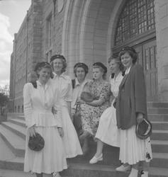 Nye studenter utenfor Norges Tekniske Høyskole