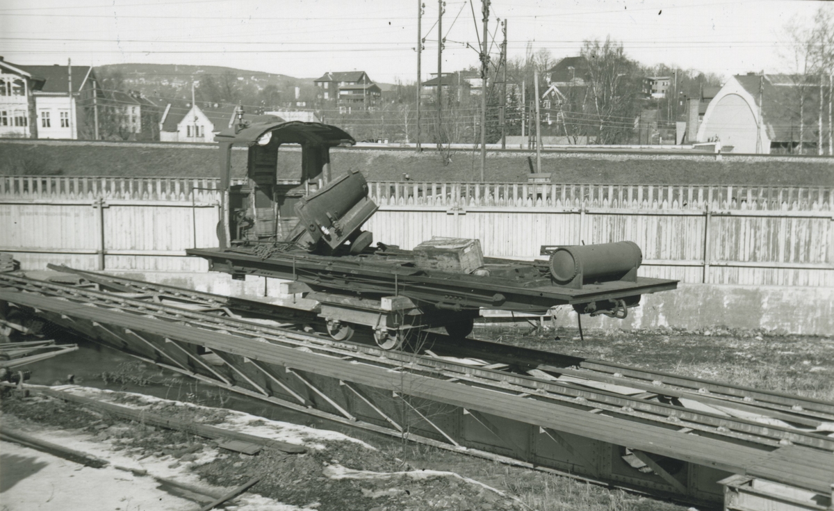 ASEA lokomotiv nr. 8 sprengt på Skabo under krigen.