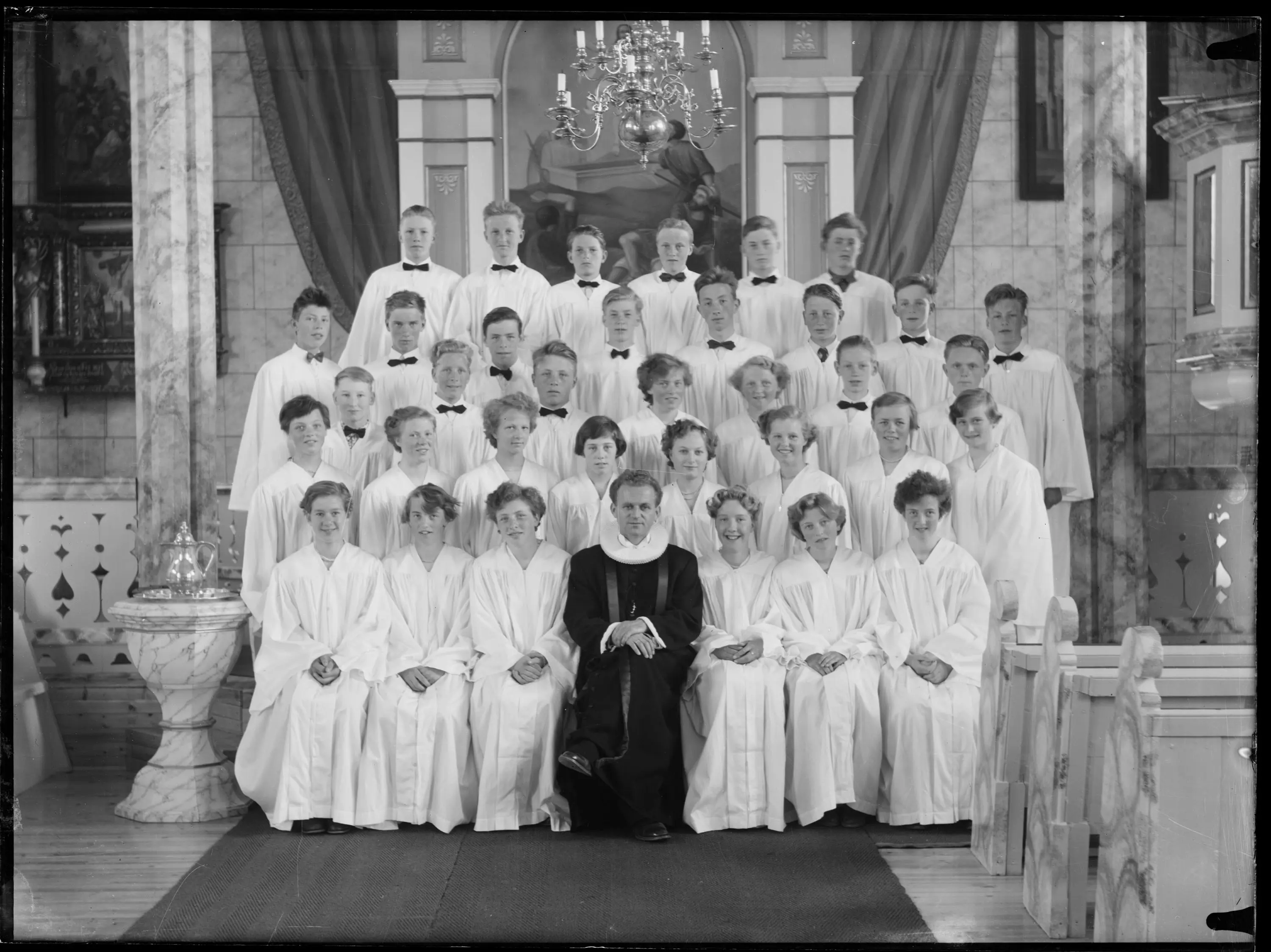 Konfirmanter i Os kirke 1956 - Rørosmuseet / DigitaltMuseum