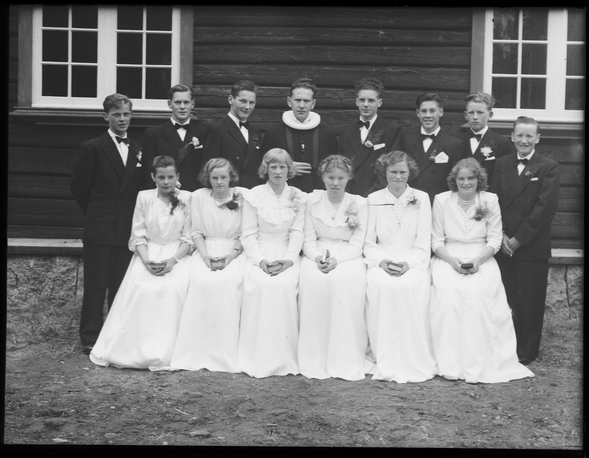 Konfirmanter i Glåmos kirke 1952
