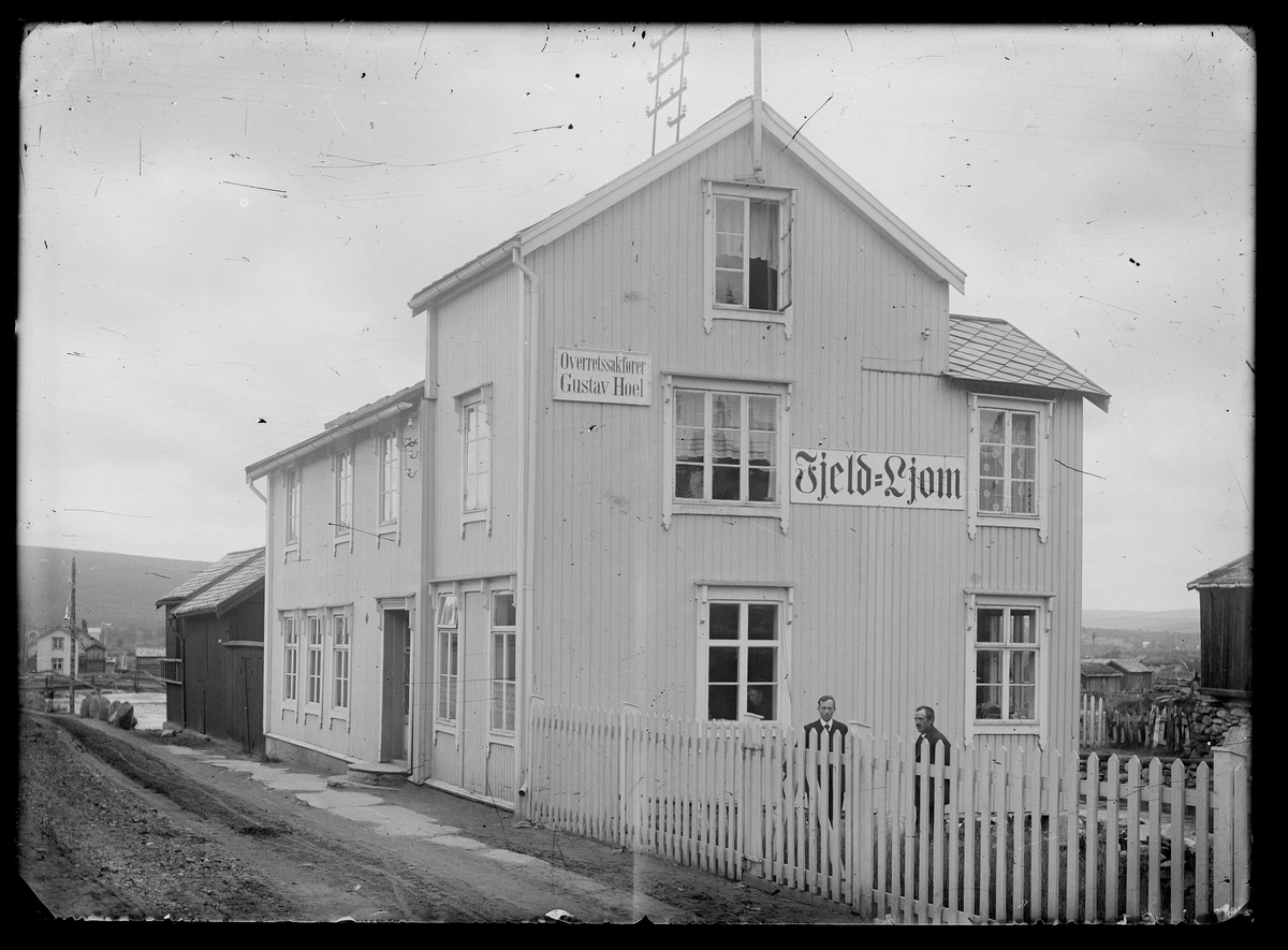 Avishuset Fjeld-Ljom ved Hitterelva, 1917