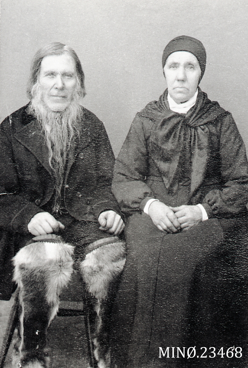 Portrett av eldre ektepar - Nils og Ågot Bakken