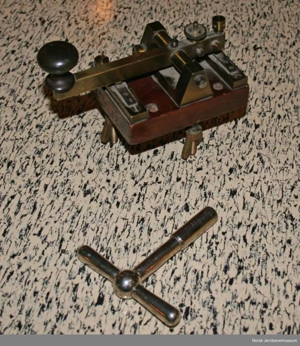 Telegrafapparat : morseapparat