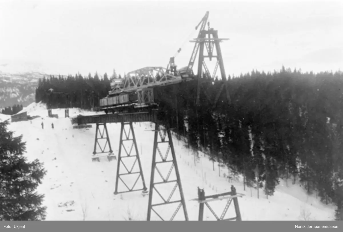 Røttesdal viadukt : montering av 4. pillar