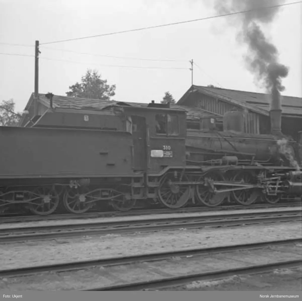 Damplokomotiv type 18c nr. 310, trolig på Rena stasjon