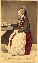 68. Brud fra Jølster i Søndfjord.