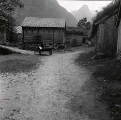 Gårdstun i Nordfjord, 1937.