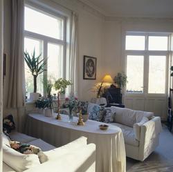 Stuen i nyoppusset leilighet på Frogner i Oslo. Fotografert 