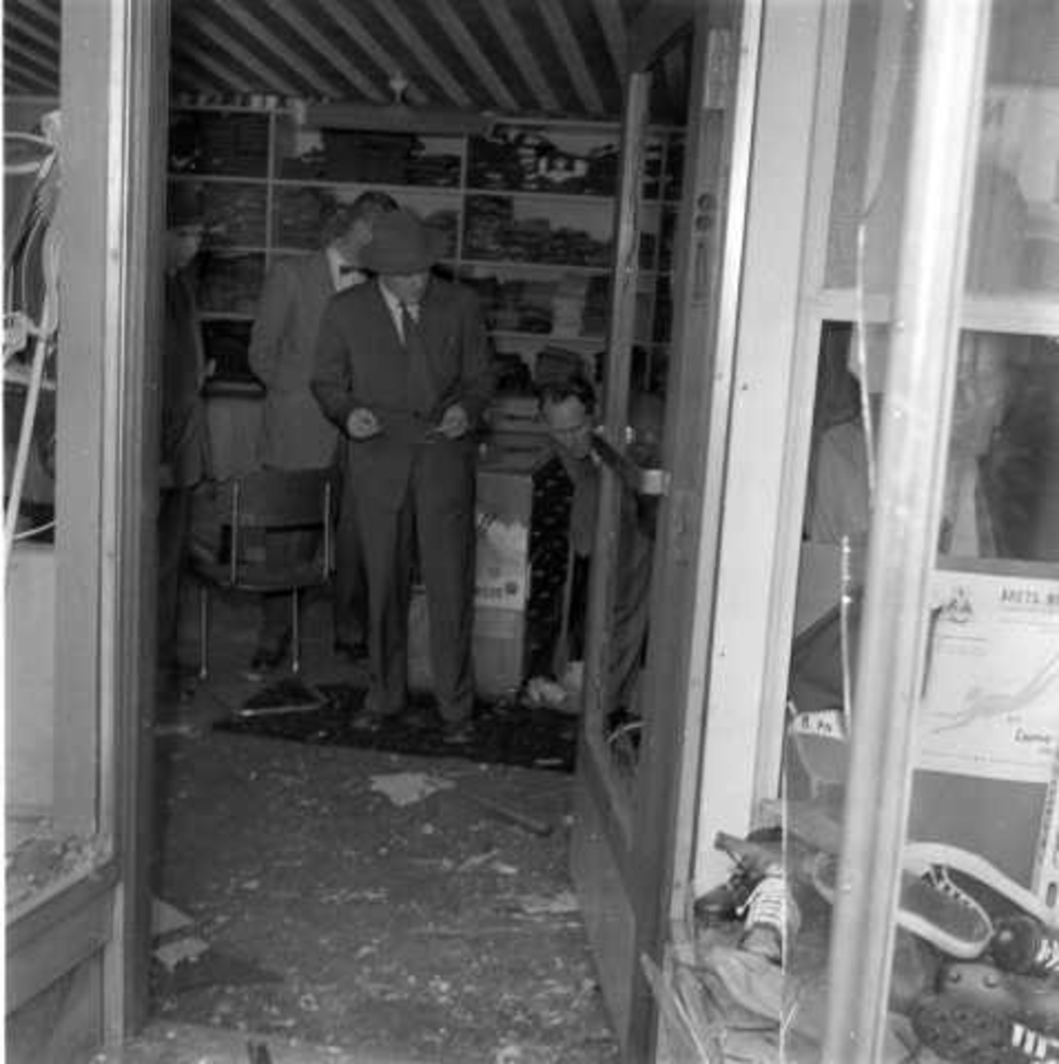 Butikklokale utsatt for eksplosjon, Oslo 1956.