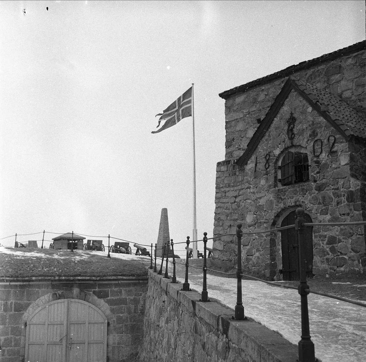 Dronningens bastion. Fredriksten Festning, bygninger, murer, Halden, 17.03.1956.